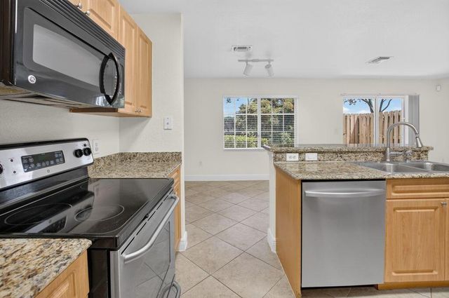 6689 Old Farm Trail, Boynton Beach, FL 33437