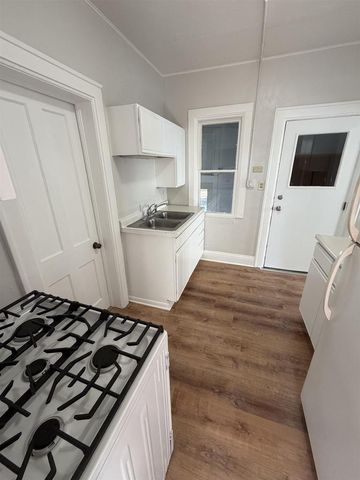 925 MINNESOTA STREET, Oshkosh, WI 54902