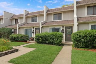 539 Quail Creek Drive, Grayslake, IL 60030