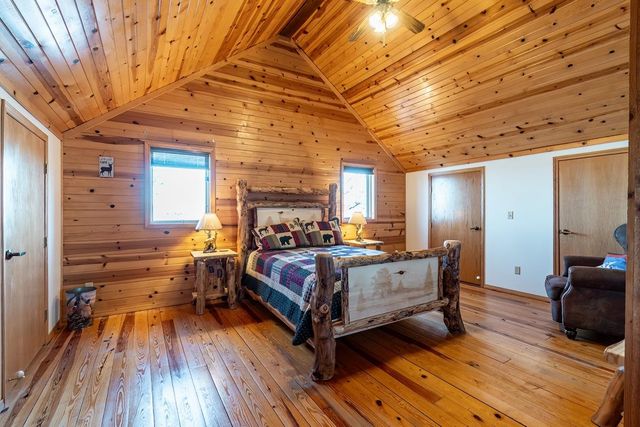 680 Lane 150H Hamilton Lk, Hamilton, IN 46742