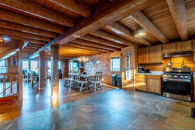 680 Lane 150H Hamilton Lk, Hamilton, IN 46742