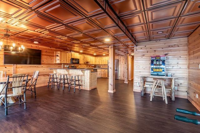 680 Lane 150H Hamilton Lk, Hamilton, IN 46742