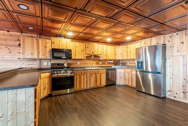 680 Lane 150H Hamilton Lk, Hamilton, IN 46742