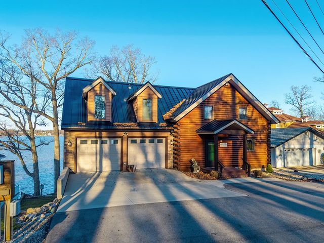 680 Lane 150H Hamilton Lk, Hamilton, IN 46742