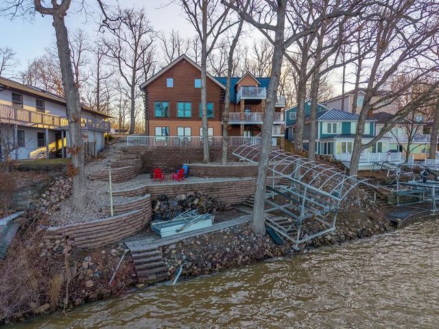 680 Lane 150H Hamilton Lk, Hamilton, IN 46742