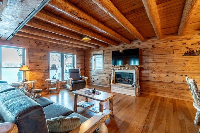 680 Lane 150H Hamilton Lk, Hamilton, IN 46742
