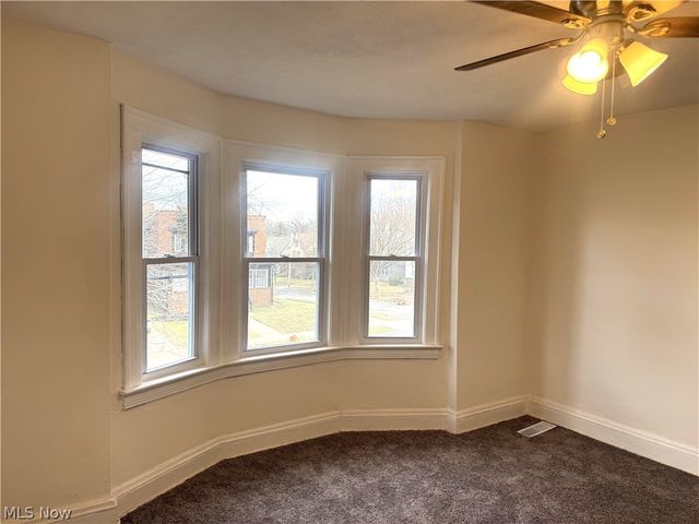 3242 Sycamore Road Left Side, Cleveland Heights, OH 44118