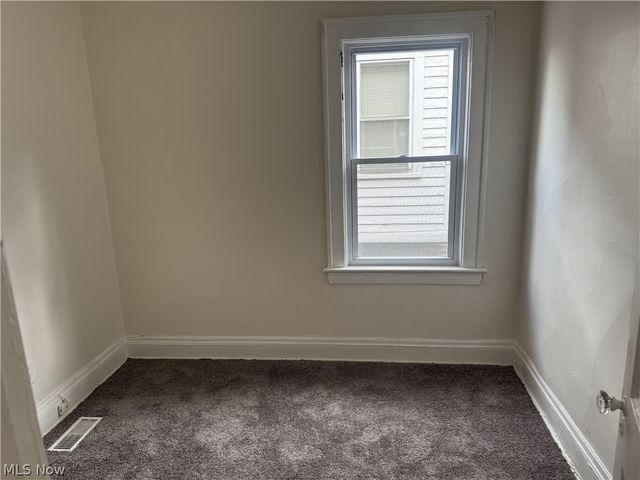 3242 Sycamore Road Left Side, Cleveland Heights, OH 44118