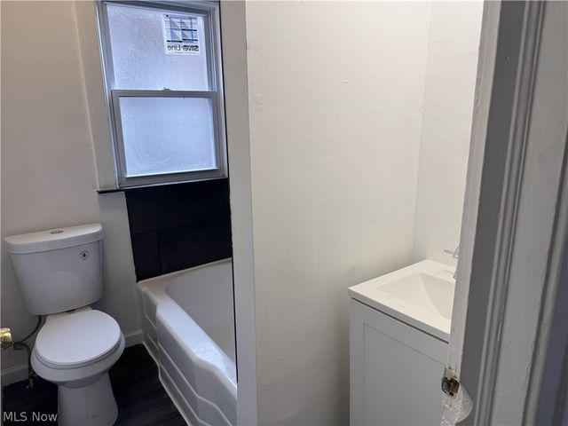 3242 Sycamore Road Left Side, Cleveland Heights, OH 44118