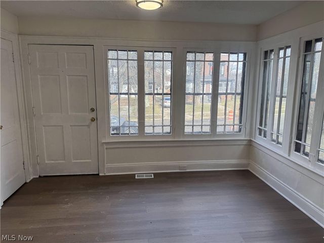 3242 Sycamore Road Left Side, Cleveland Heights, OH 44118