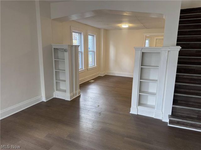 3242 Sycamore Road Left Side, Cleveland Heights, OH 44118