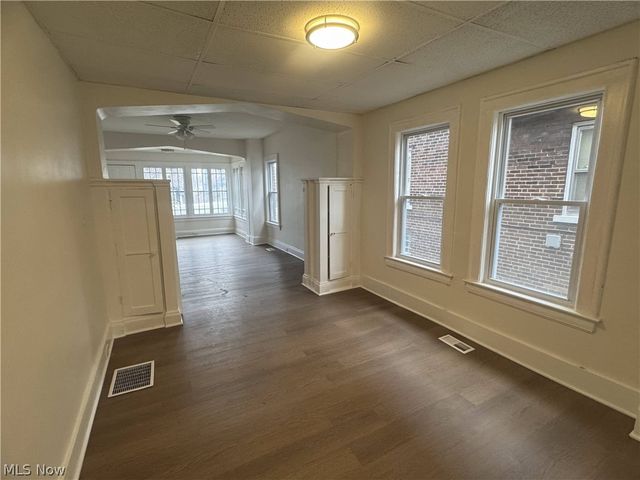 3242 Sycamore Road Left Side, Cleveland Heights, OH 44118