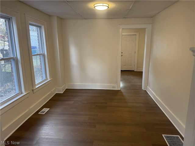 3242 Sycamore Road Left Side, Cleveland Heights, OH 44118