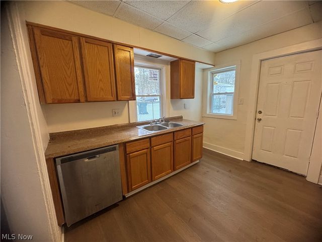 3242 Sycamore Road Left Side, Cleveland Heights, OH 44118