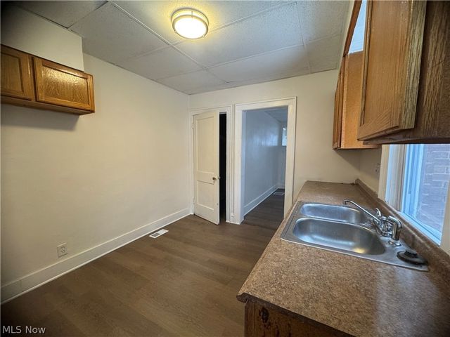 3242 Sycamore Road Left Side, Cleveland Heights, OH 44118