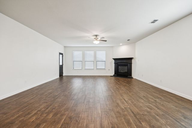 532 Redding Drive, Saginaw, TX 76131