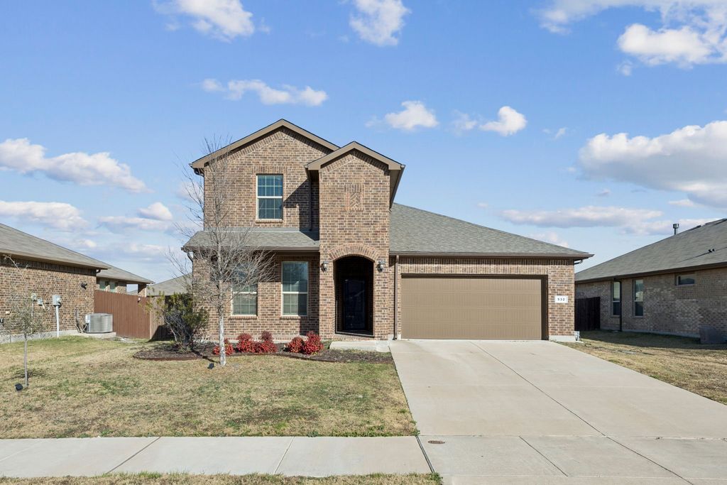 532 Redding Drive, Saginaw, TX 76131