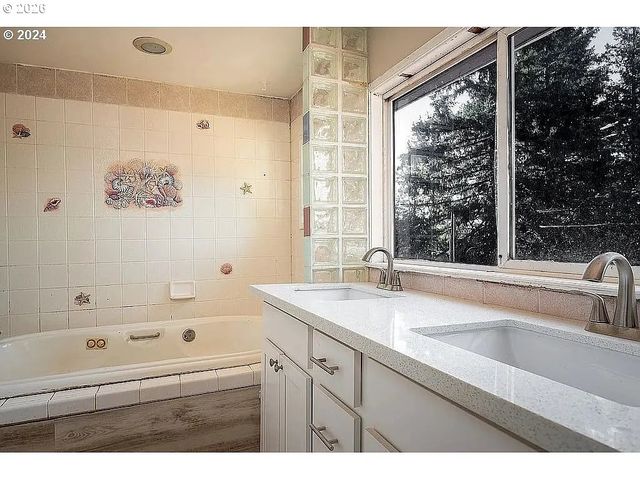 42912 E LARCH MOUNTAIN Rd, Corbett, OR 97019