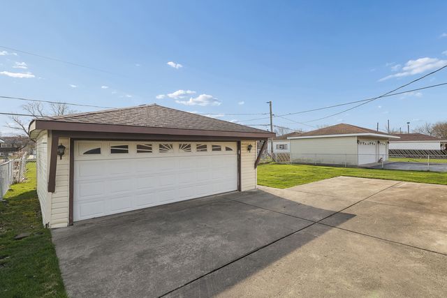 7737 Odell Avenue, Bridgeview, IL 60455