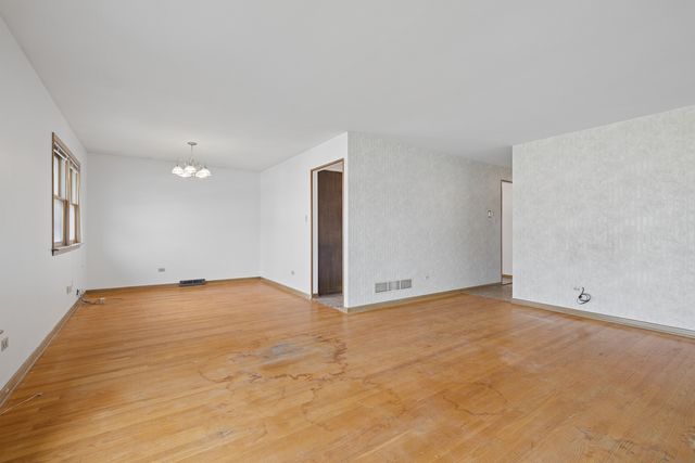 7737 Odell Avenue, Bridgeview, IL 60455