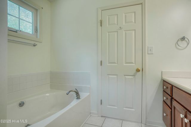 300 Sea Urchin Cove, Sneads Ferry, NC 28460