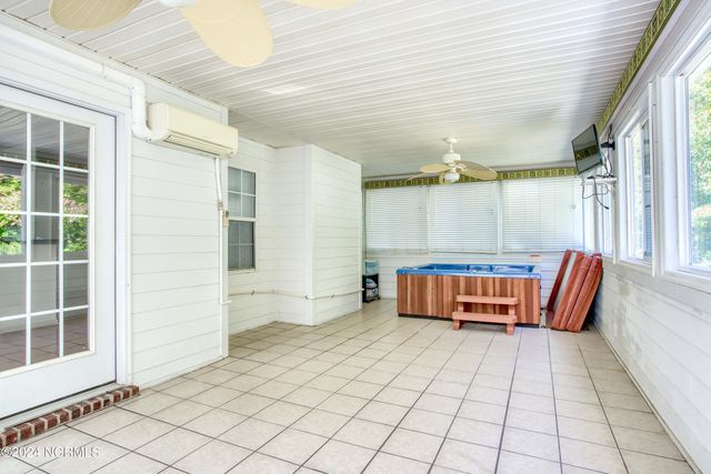300 Sea Urchin Cove, Sneads Ferry, NC 28460