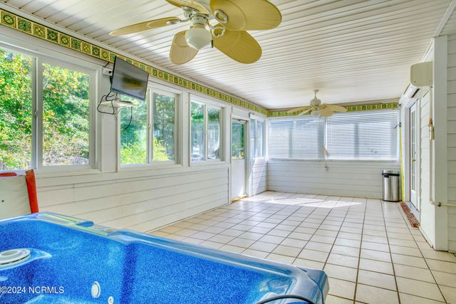 300 Sea Urchin Cove, Sneads Ferry, NC 28460