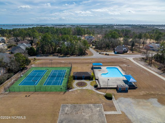 300 Sea Urchin Cove, Sneads Ferry, NC 28460