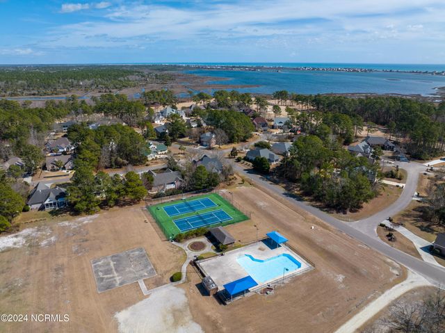 300 Sea Urchin Cove, Sneads Ferry, NC 28460