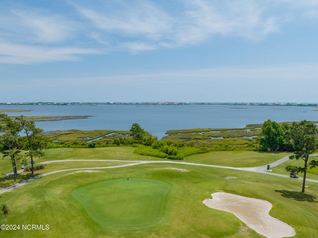 300 Sea Urchin Cove, Sneads Ferry, NC 28460