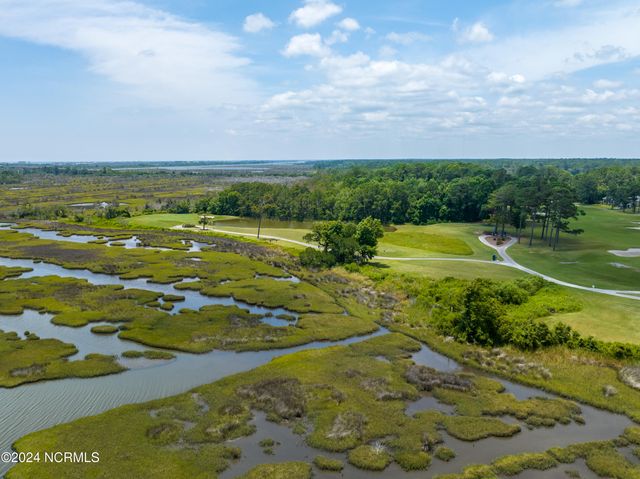 300 Sea Urchin Cove, Sneads Ferry, NC 28460