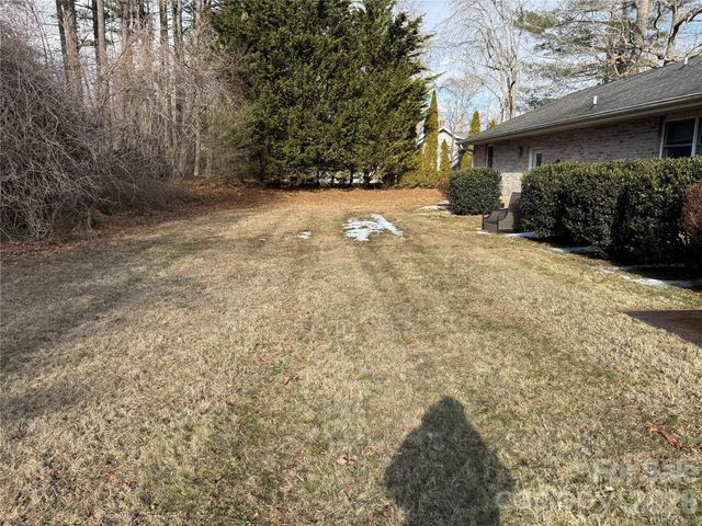 207 Daniel Drive, Hendersonville, NC 28739