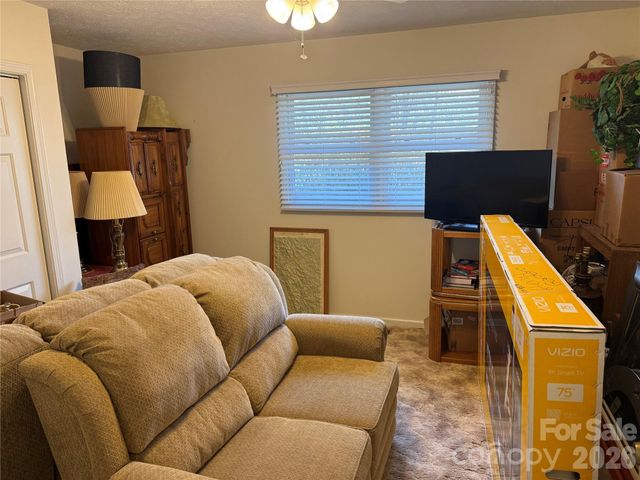 207 Daniel Drive, Hendersonville, NC 28739