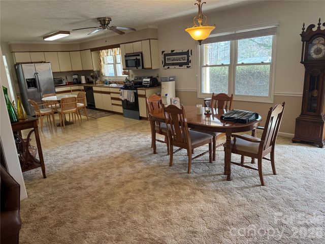 207 Daniel Drive, Hendersonville, NC 28739