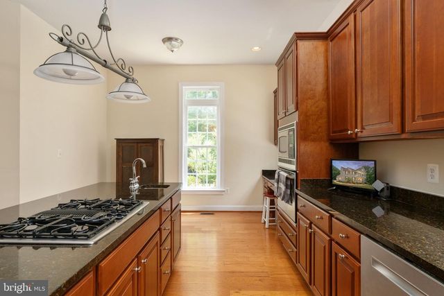 8622 LAROQUE RUN DR, Fredericksburg, VA 22407