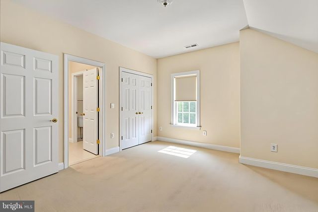 8622 LAROQUE RUN DR, Fredericksburg, VA 22407