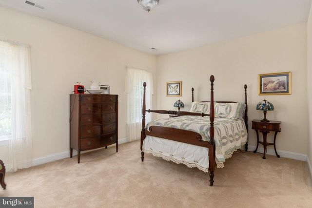 8622 LAROQUE RUN DR, Fredericksburg, VA 22407