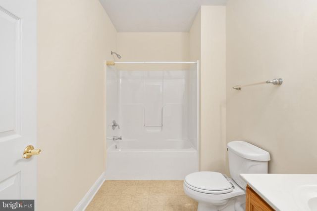 8622 LAROQUE RUN DR, Fredericksburg, VA 22407
