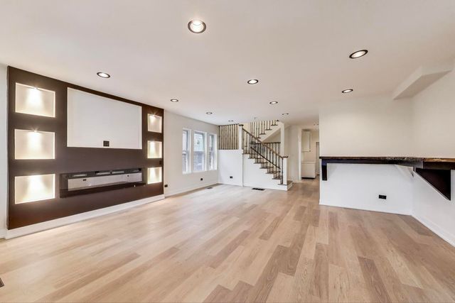 7716 S Rhodes Avenue, Chicago, IL 60619