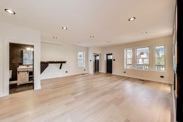 7716 S Rhodes Avenue, Chicago, IL 60619