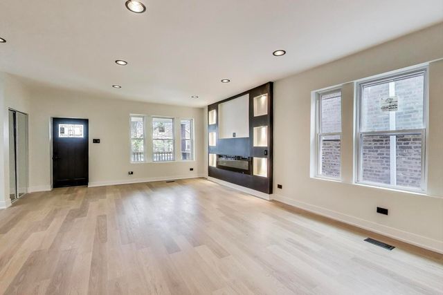 7716 S Rhodes Avenue, Chicago, IL 60619