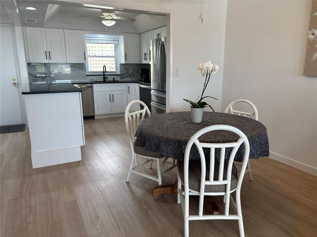 4725 COVE CIRCLE 405, St Petersburg, FL 33708