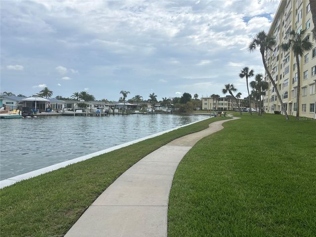 4725 COVE CIRCLE 405, St Petersburg, FL 33708