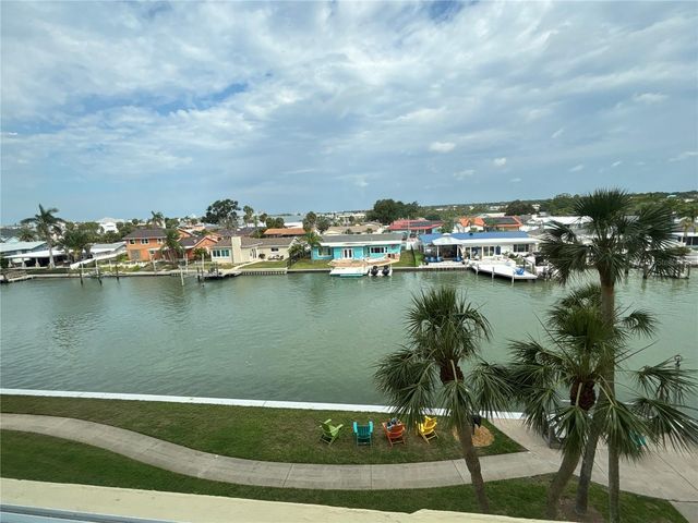 4725 COVE CIRCLE 405, St Petersburg, FL 33708