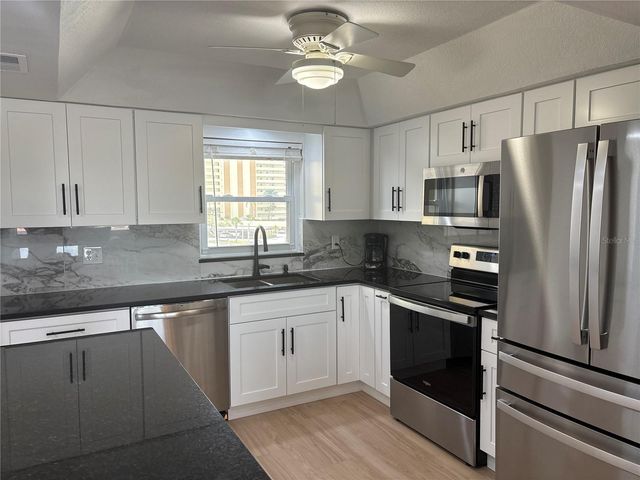 4725 COVE CIRCLE 405, St Petersburg, FL 33708