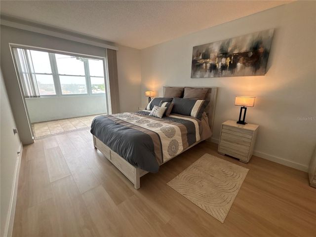 4725 COVE CIRCLE 405, St Petersburg, FL 33708