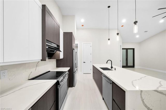 16 SW 22nd AVE, Cape Coral, FL 33991