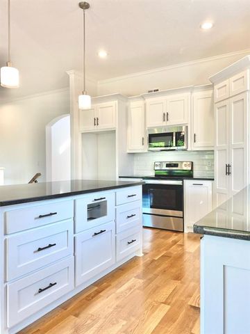 20804 Emerald Street, Spring Hill, KS 66083