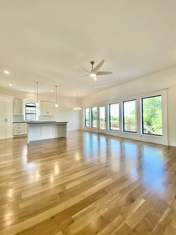 20804 Emerald Street, Spring Hill, KS 66083