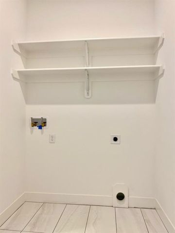 20804 Emerald Street, Spring Hill, KS 66083